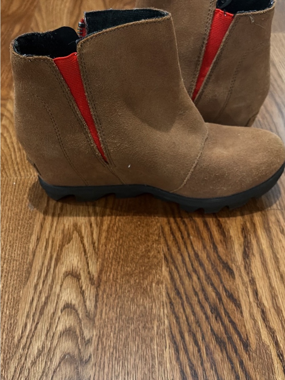 Toms youth suede boots